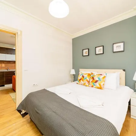 Bright Apartment *